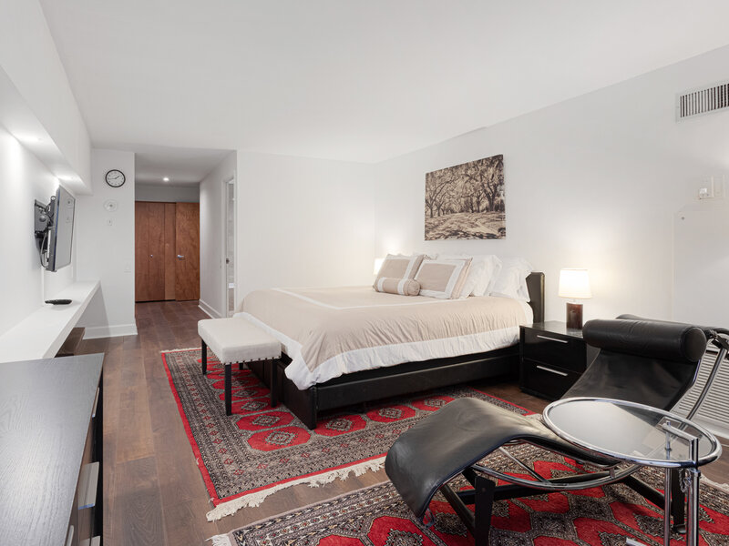 110 E Delaware Place Chicago IL 60611