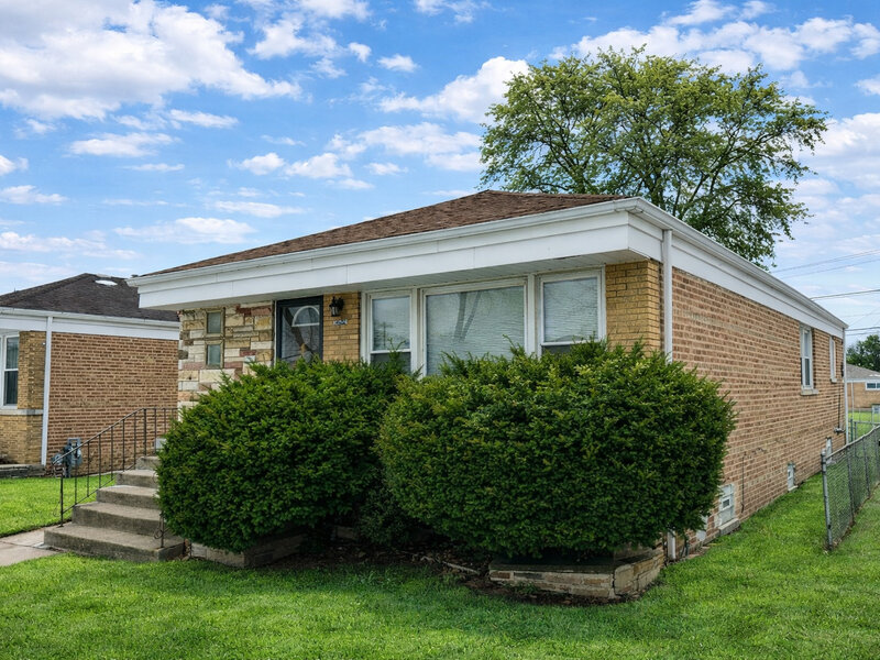 14522 S Marquette Avenue Burnham IL 60633