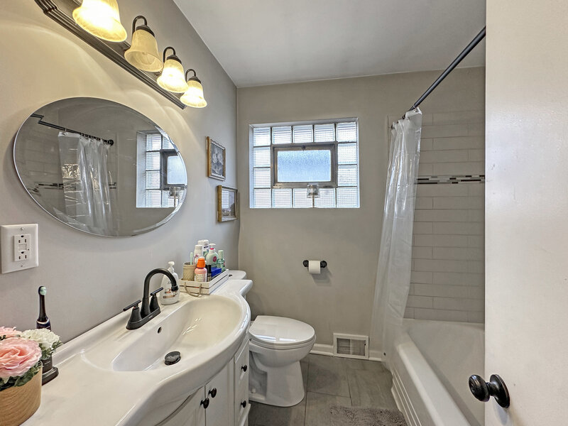 14522 S Marquette Avenue Burnham IL 60633