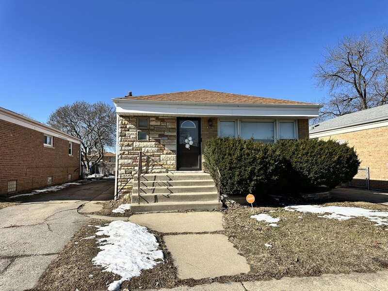 14522 S Marquette Avenue Burnham IL 60633