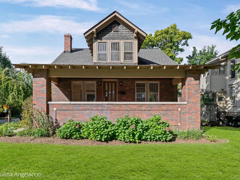 418 S Hough Street Barrington IL 60010