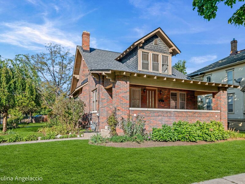 418 S Hough Street Barrington IL 60010