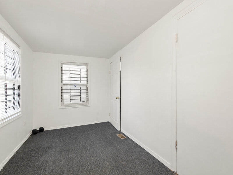7642 S Dante Avenue Chicago IL 60619
