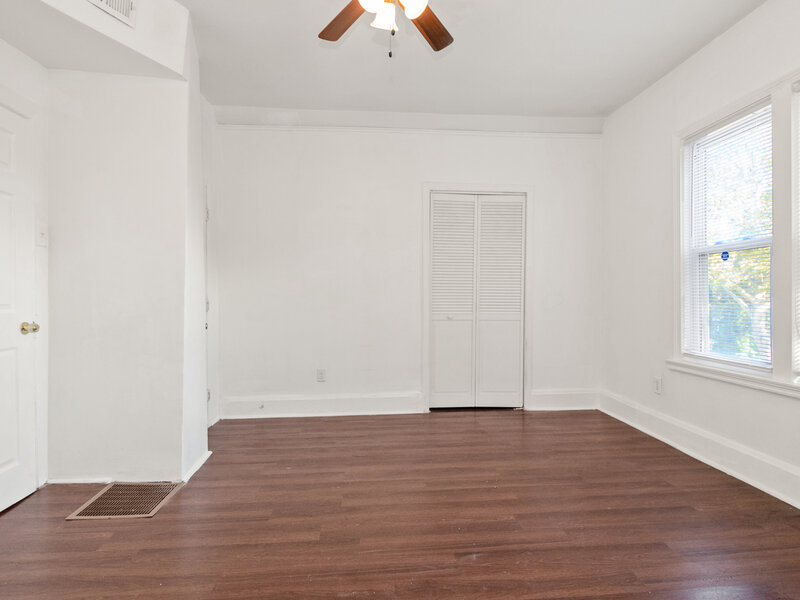 7642 S Dante Avenue Chicago IL 60619