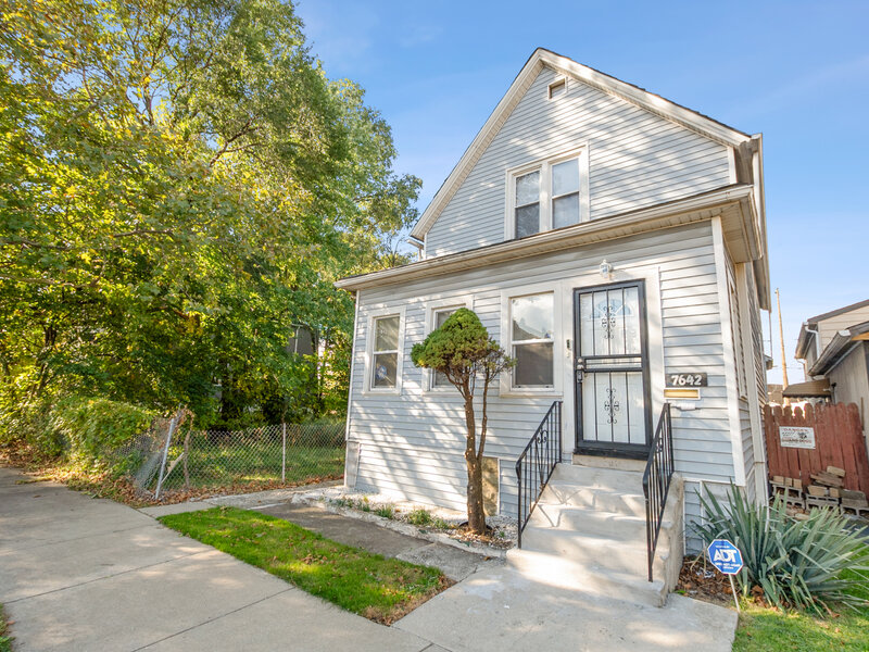 7642 S Dante Avenue Chicago IL 60619