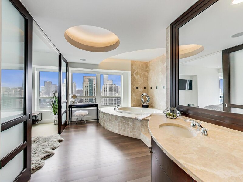 800 N Michigan Avenue Chicago IL 60611