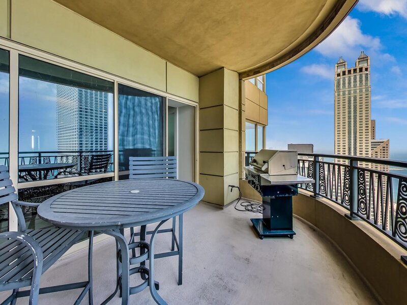 800 N Michigan Avenue Chicago IL 60611