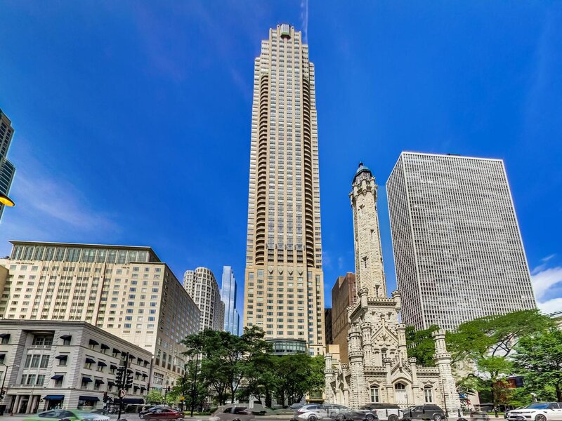 800 N Michigan Avenue Chicago IL 60611