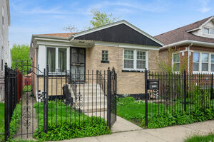 Photo of 1418 N Waller Avenue Chicago IL 60651