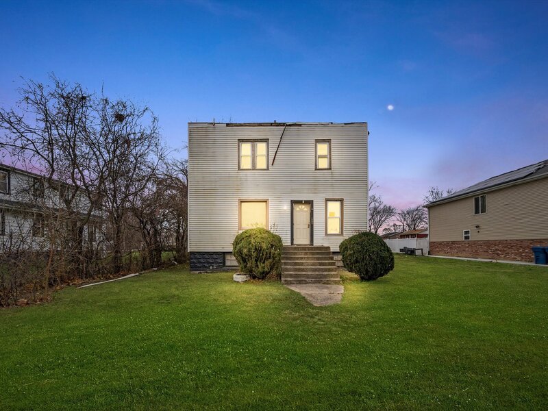 1905 W 142nd Street Dixmoor IL 60426