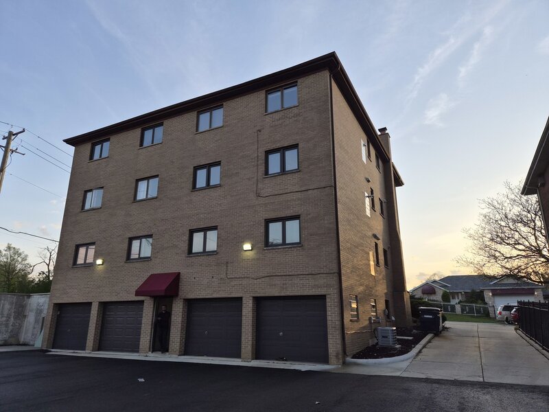 14655 Lamon Avenue Midlothian IL 60445