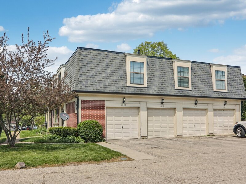 1308 Inverrary Lane Palatine IL 60074