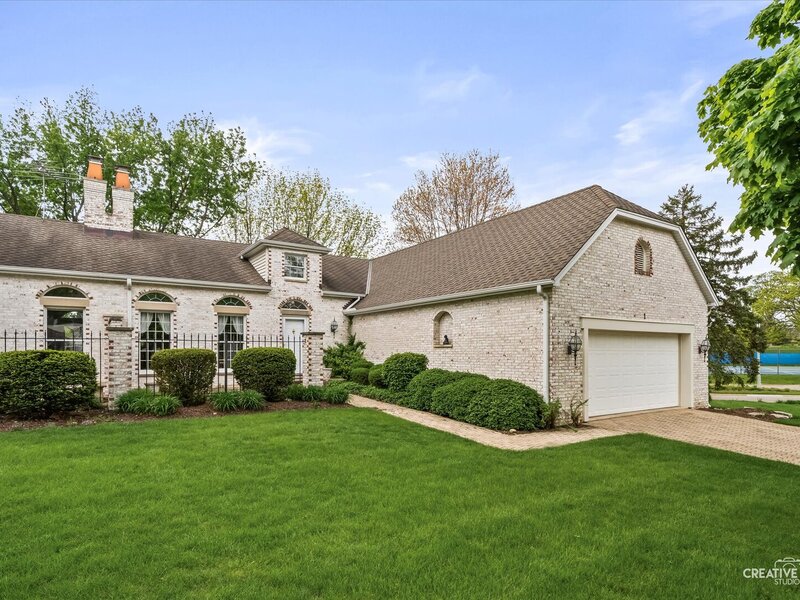 1 Glengarry Lane Sugar Grove IL 60554