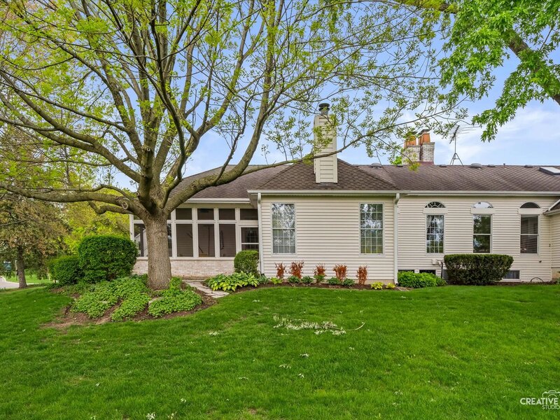 1 Glengarry Lane Sugar Grove IL 60554
