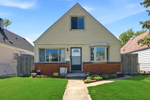 Photo of 114 Geneva Avenue Bellwood IL 60104