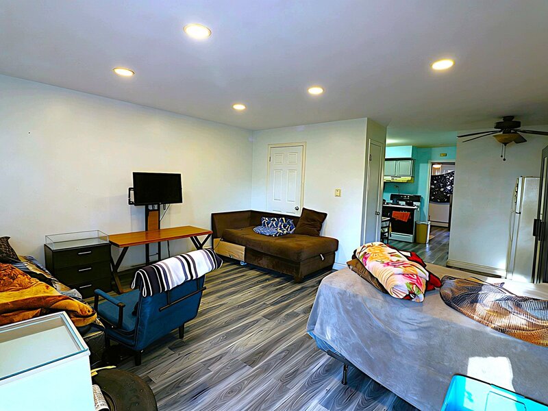 1109 Holiday Lane Des Plaines IL 60016