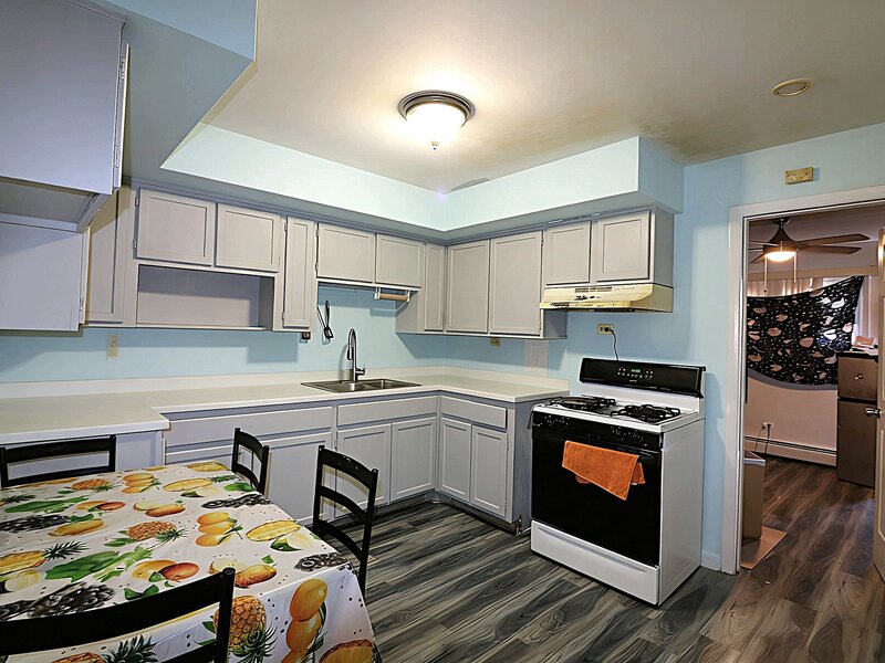 1109 Holiday Lane Des Plaines IL 60016