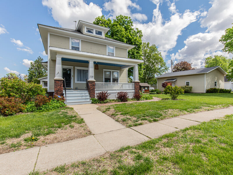 225 W Central Avenue Princeton IL 61356