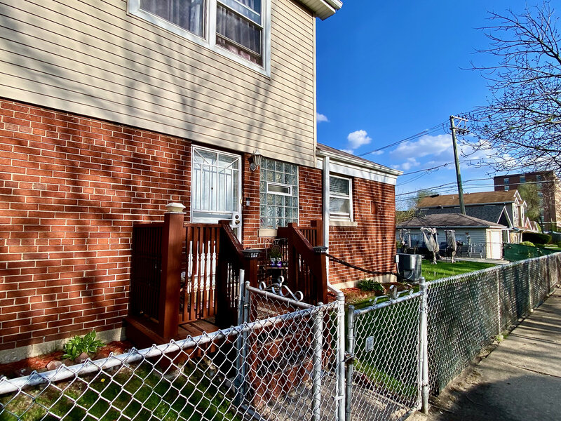 1633 E 93rd Street Chicago IL 60617