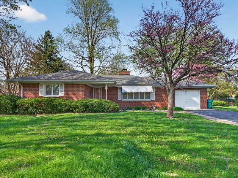 1301 Sherwood Place Joliet IL 60435