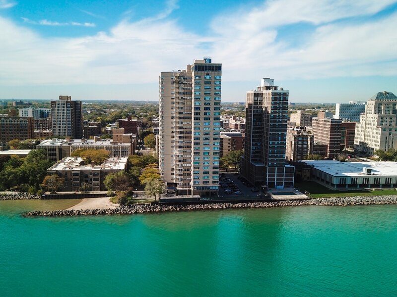 6301 N Sheridan Road Chicago IL 60660