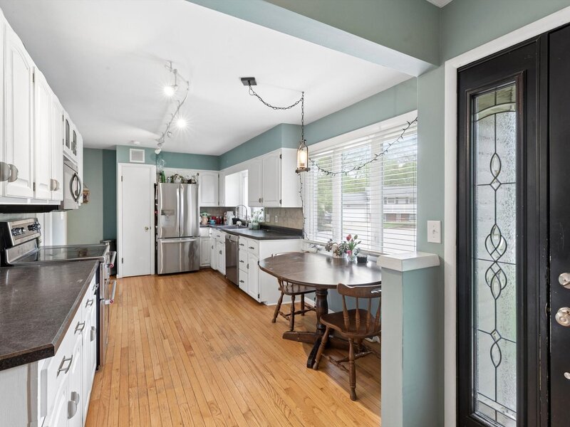571 26th Avenue Court East Moline IL 61244
