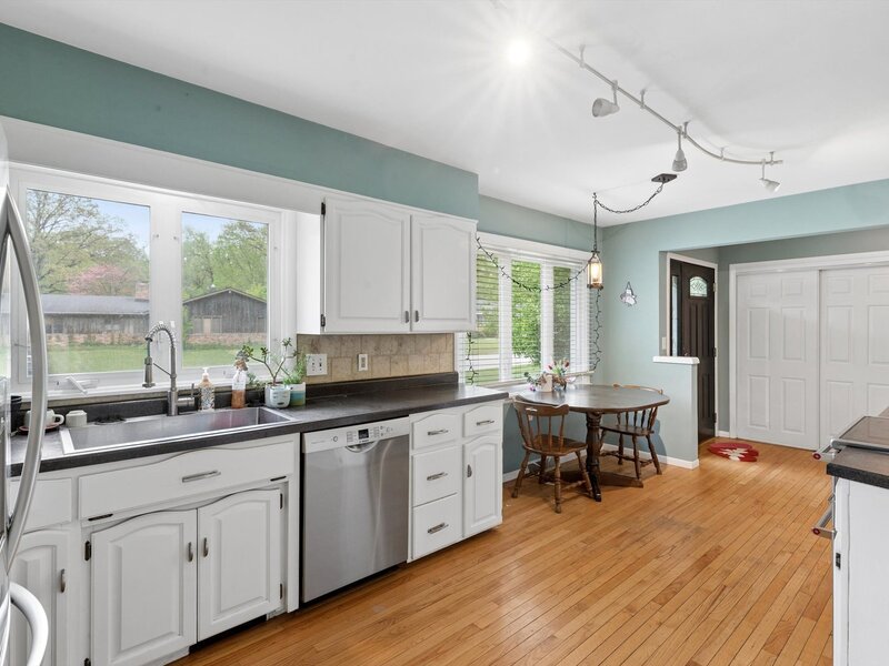 571 26th Avenue Court East Moline IL 61244