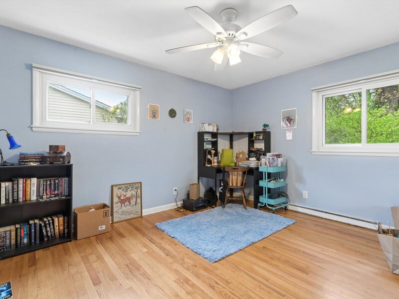 571 26th Avenue Court East Moline IL 61244
