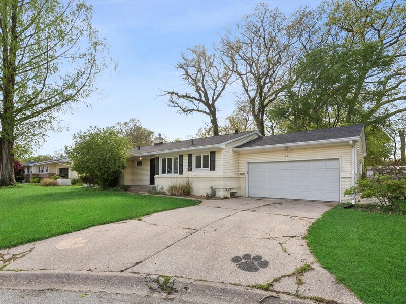 571 26th Avenue Court East Moline IL 61244