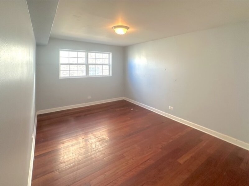 1939 W Pratt Boulevard Chicago IL 60626