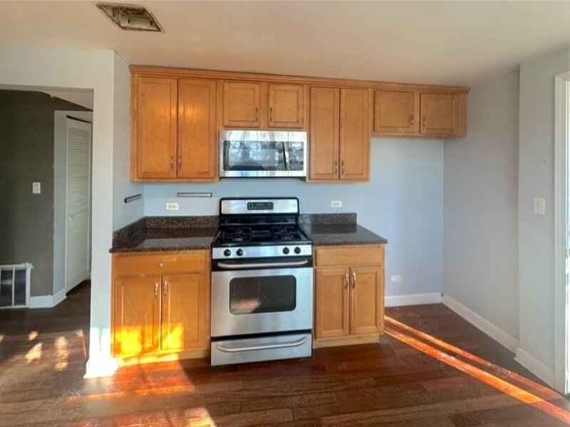 1939 W Pratt Boulevard Chicago IL 60626
