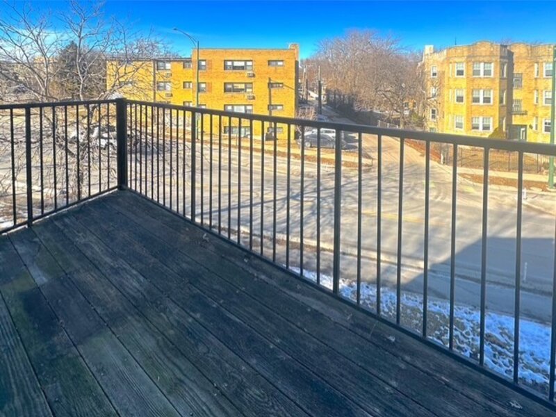 1939 W Pratt Boulevard Chicago IL 60626