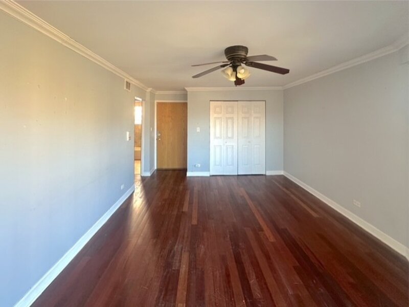 1939 W Pratt Boulevard Chicago IL 60626