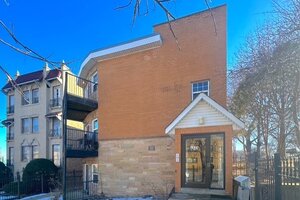 Photo of 1939 W Pratt Boulevard Chicago IL 60626 Unit 3