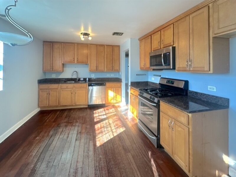 1939 W Pratt Boulevard Chicago IL 60626