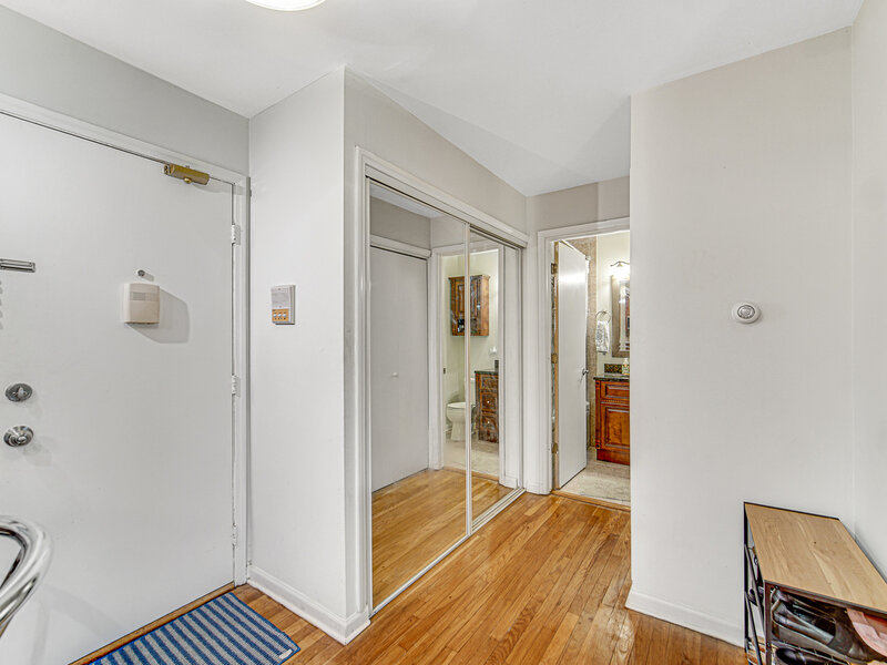 9351 Ladybird Lane Des Plaines IL 60016