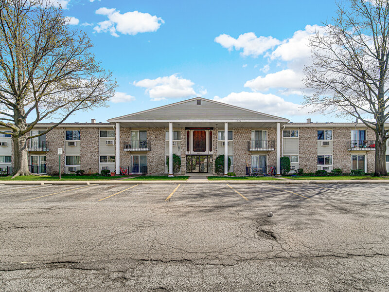 9351 Ladybird Lane Des Plaines IL 60016