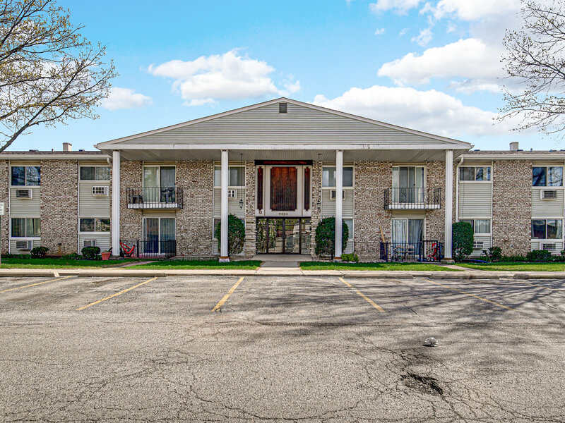 9351 Ladybird Lane Des Plaines IL 60016
