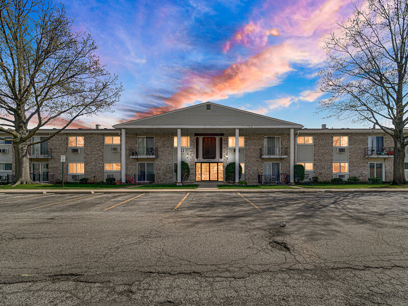 9351 Ladybird Lane Des Plaines IL 60016
