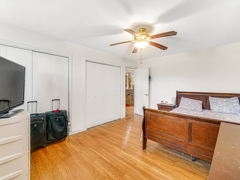 9351 Ladybird Lane Des Plaines IL 60016