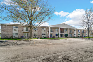 Photo of 9351 Ladybird Lane Des Plaines IL 60016 Unit 1D