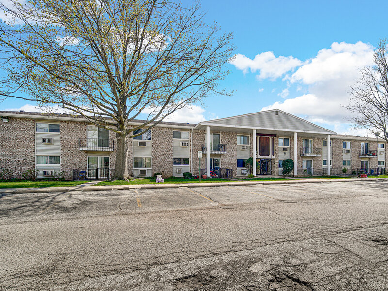 9351 Ladybird Lane Des Plaines IL 60016