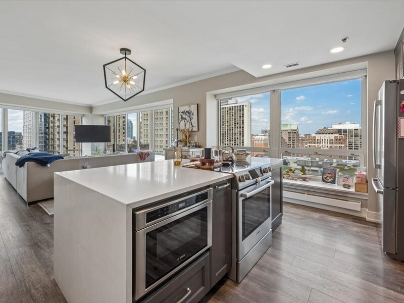 57 E Delaware Place Chicago IL 60611