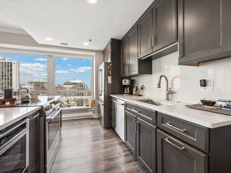 57 E Delaware Place Chicago IL 60611