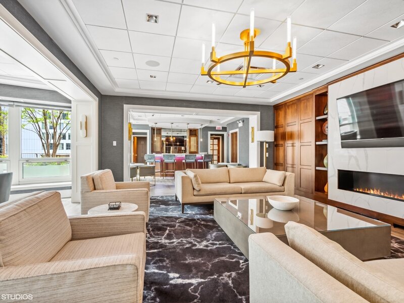 57 E Delaware Place Chicago IL 60611