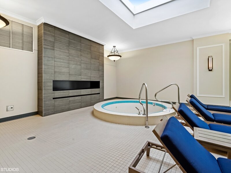 57 E Delaware Place Chicago IL 60611