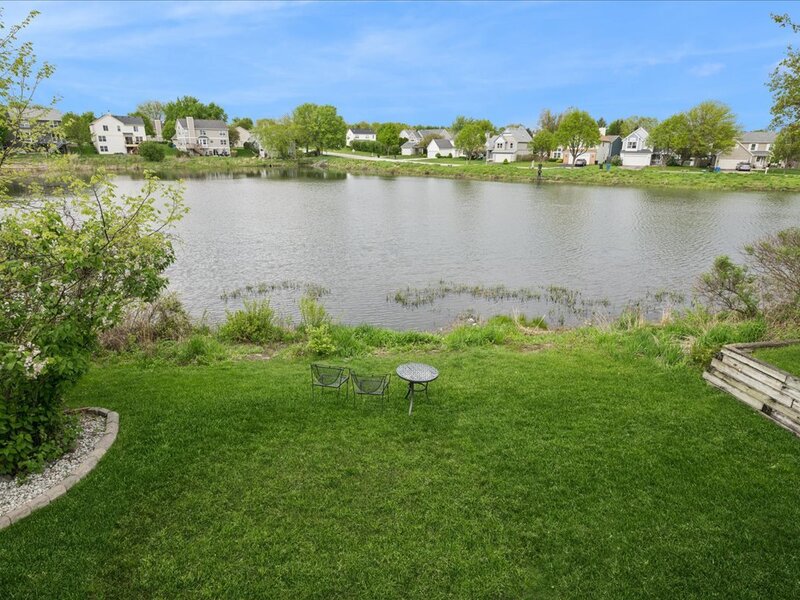 1068 N Camden Lane South Elgin IL 60177