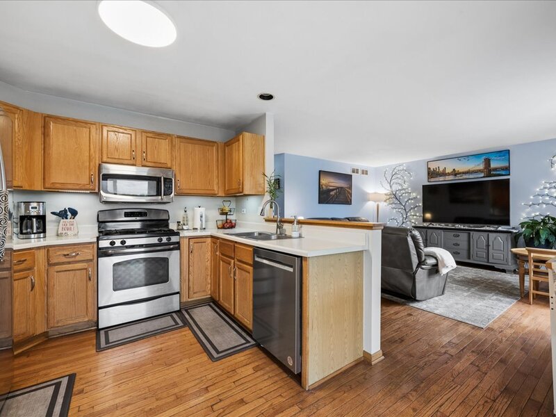 1068 N Camden Lane South Elgin IL 60177
