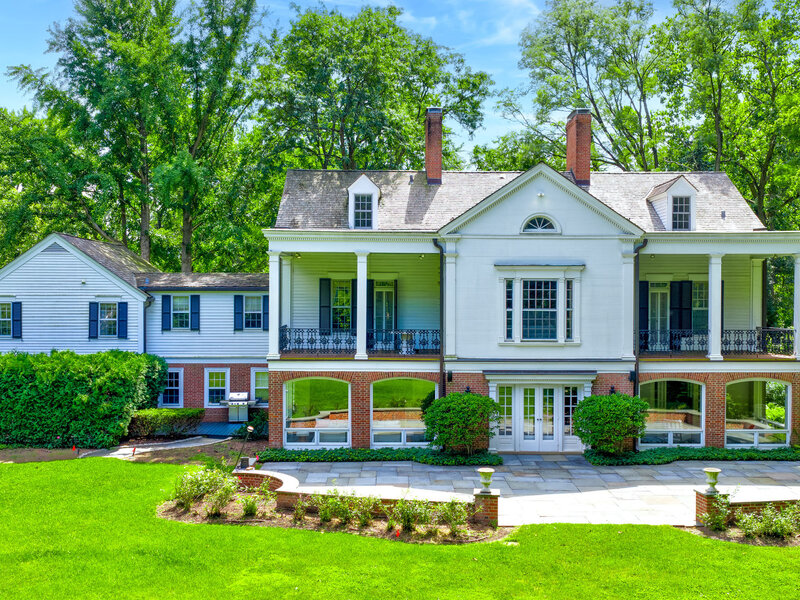 62 Woodley Road Winnetka IL 60093