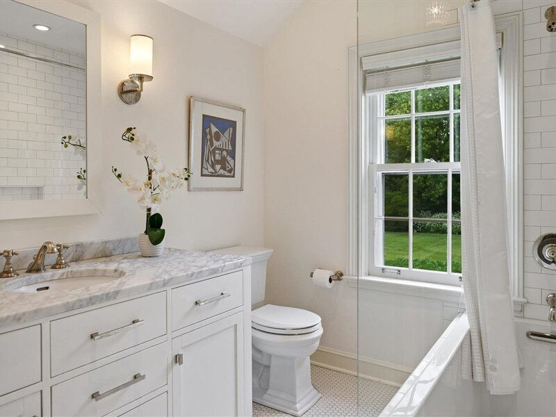 62 Woodley Road Winnetka IL 60093